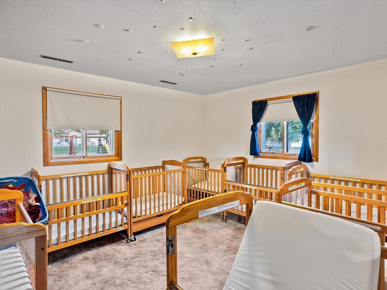 More Photos Of 1017 Laurel St, Marshfield Specialty For Sale