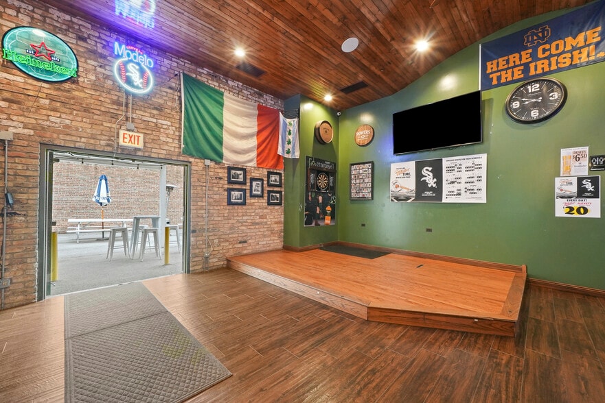 More Photos Of 10618 S Western Ave, Chicago Bar For Sale