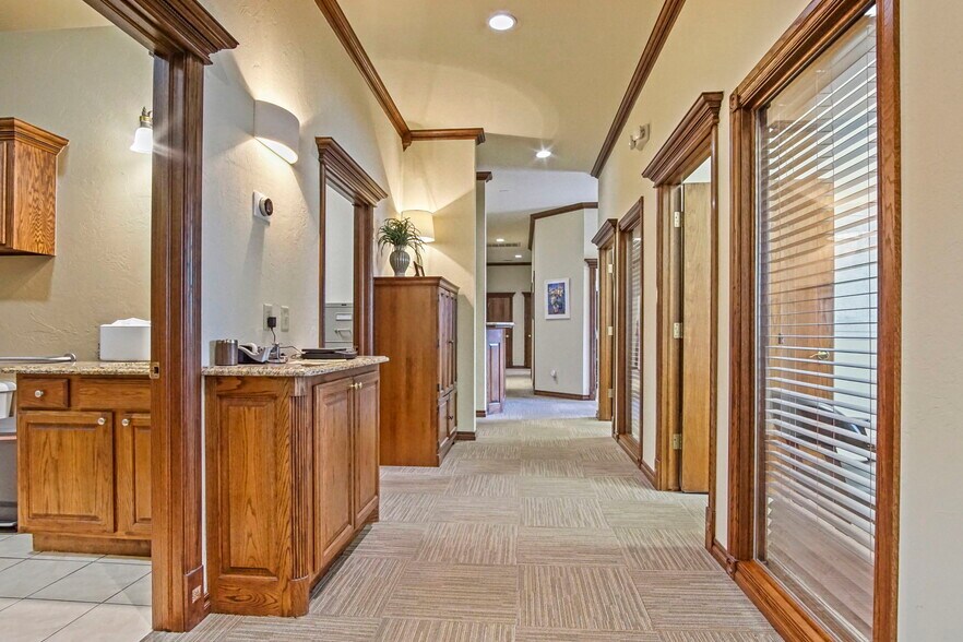 More Photos Of 1006 24th Ave NW, Norman Office For Sale