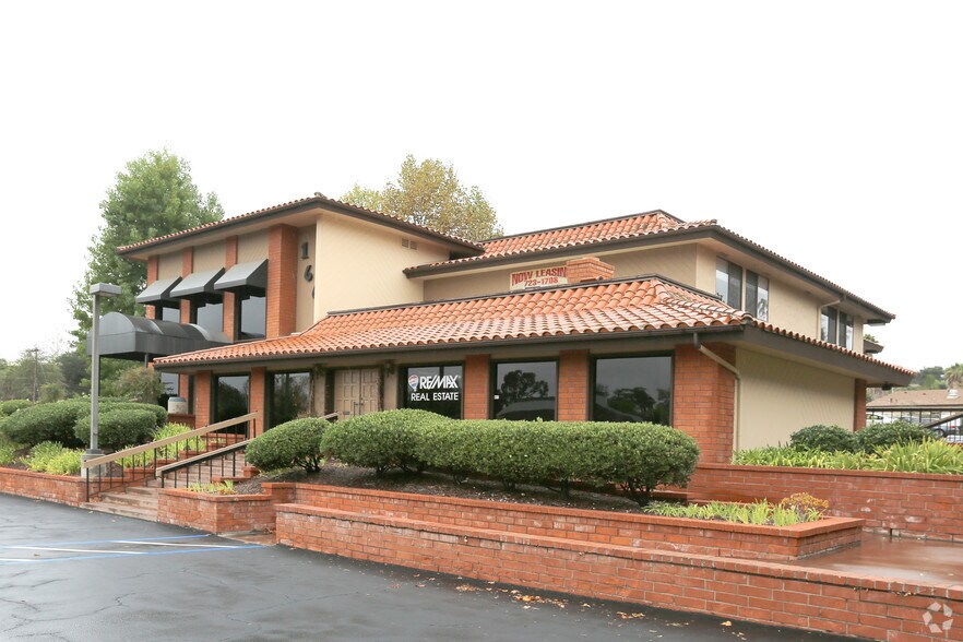 More Photos Of 1667 S Mission Rd, Fallbrook Office For Lease