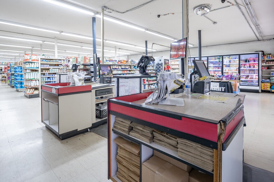 More Photos Of 1012 6th St, Maysville Supermarket For Sale