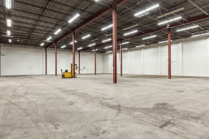 More Photos Of 3944 Auburn St, Rockford Industrial For Sale