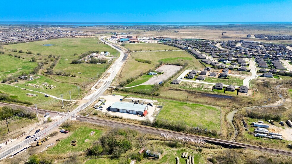 More Photos Of 180 E Chapman Dr, Sanger Warehouse For Sale