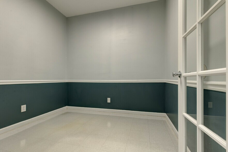 More Photos Of 270 Evans Ave, Mount Sterling Medical For Lease