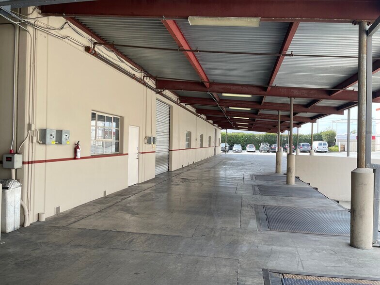 More Photos Of 9902 Gidley St, El Monte Distribution For Lease