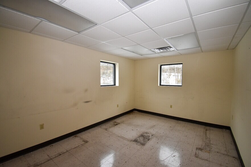 More Photos Of 7260 Ky Route 114, Prestonsburg Warehouse For Sale