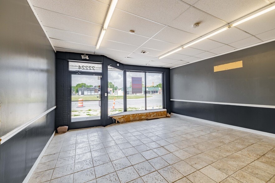 More Photos Of 22220-22228 Gratiot Ave, Eastpointe Storefront Retail Office For Sale