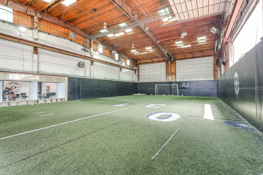 More Photos Of 400 N Macarthur Blvd, Oklahoma City Warehouse For Sale