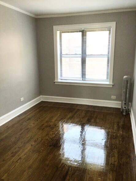 More Photos Of 7646 S Ingleside Ave, Chicago Apartments For Sale