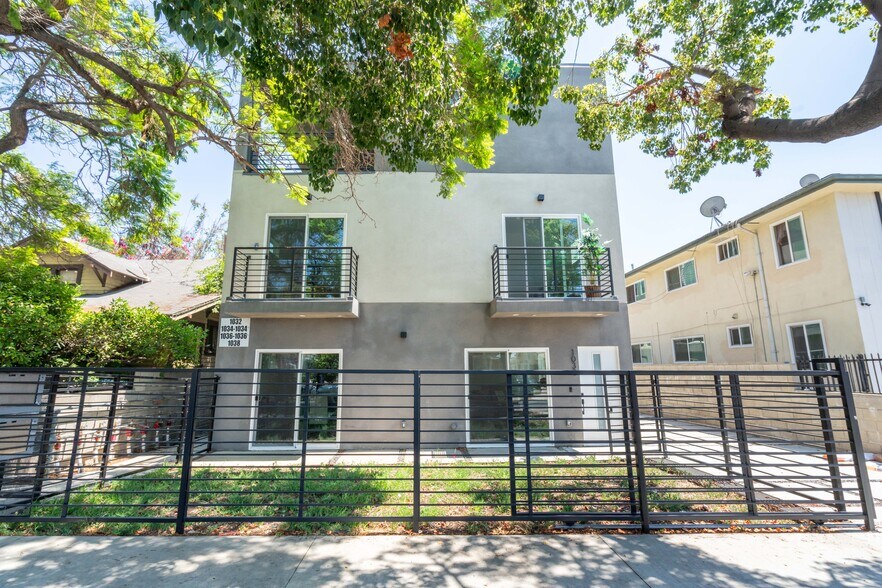 More Photos Of 1032-1038 N Oxford Ave, Los Angeles Apartments For Sale