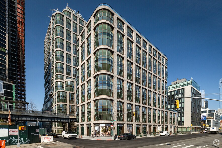 More Photos Of 515 W 18th St, New York Apartments For Lease