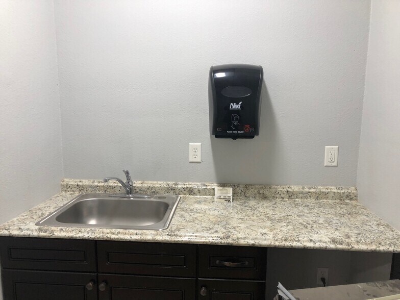 More Photos Of 1455 N Dutton Ave, Santa Rosa Office For Lease