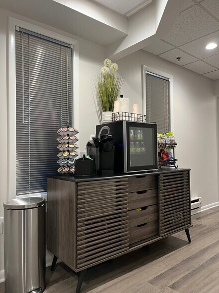 More Photos Of 130 Maple Ave, Red Bank Medical For Lease