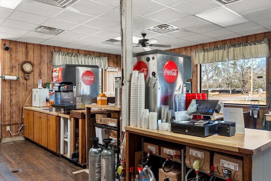 More Photos Of 800 E Main St, Omaha Restaurant For Sale