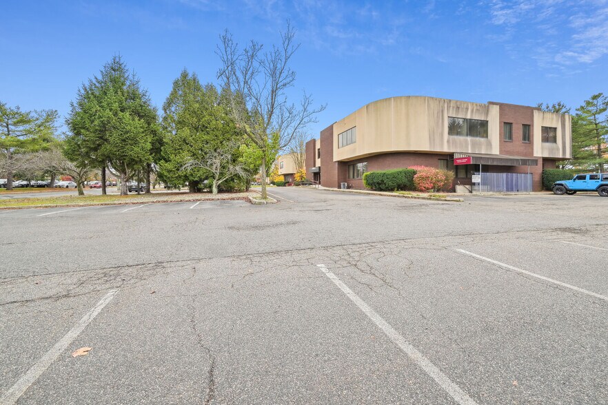 More Photos Of 1553 State Route 27, Somerset Medical For Sale