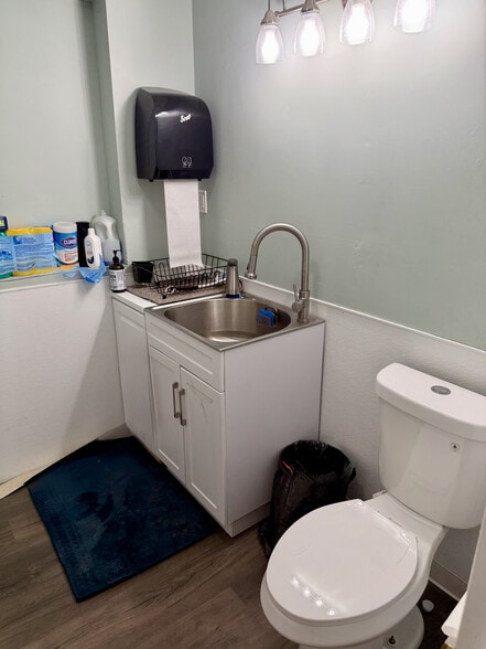 More Photos Of 5 Reynolds, Norwalk Warehouse For Lease