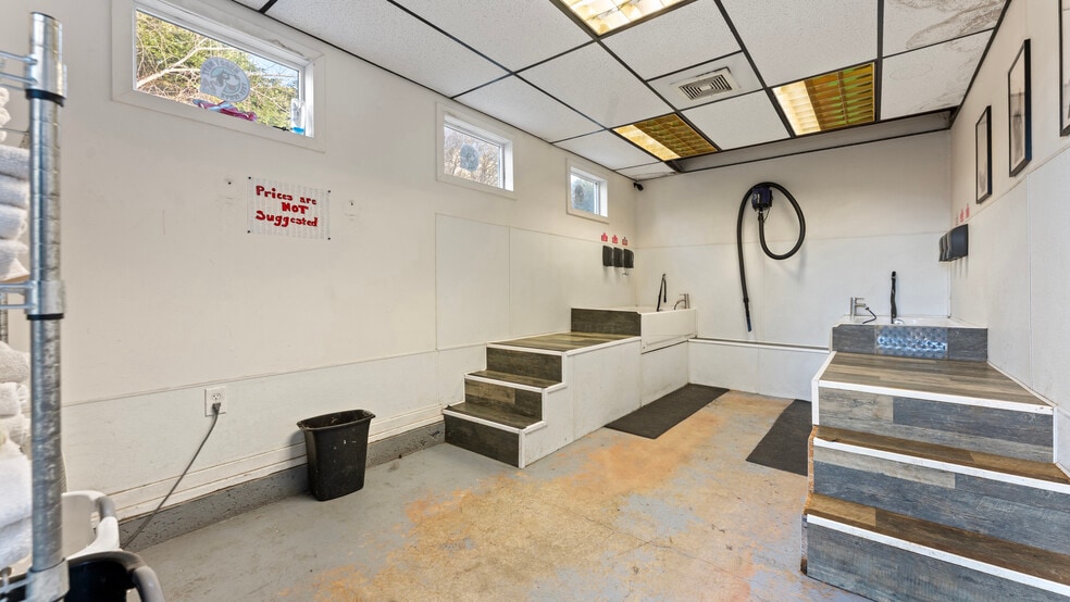 More Photos Of 240 Hwy 101, Bandon Freestanding For Sale