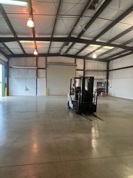 More Photos Of 127 Heron Way, Merced Warehouse For Sale