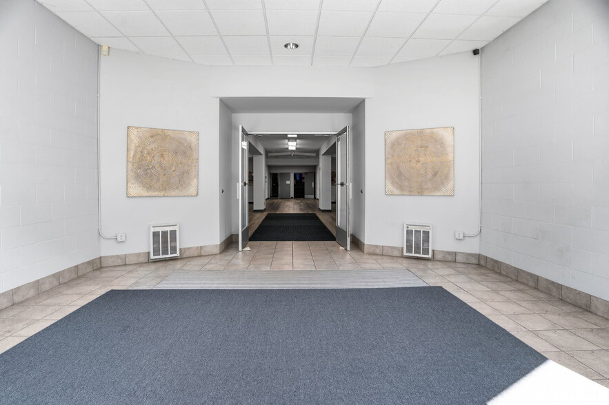 More Photos Of 2201 W 108th St, Bloomington Daycare Center For Lease