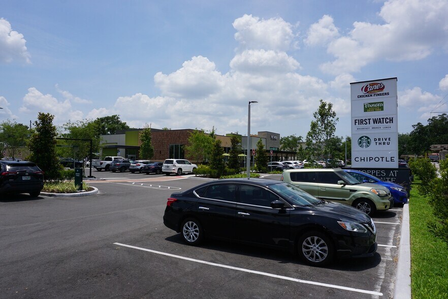 More Photos Of 730 E Altamonte Dr, Altamonte Springs General Retail For Sale