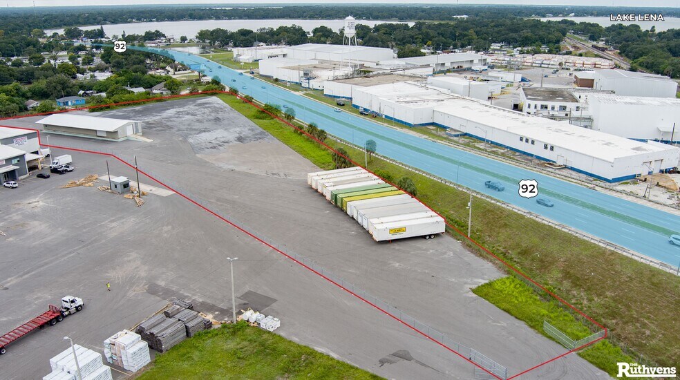 More Photos Of 500 McKean St, Auburndale Warehouse For Lease