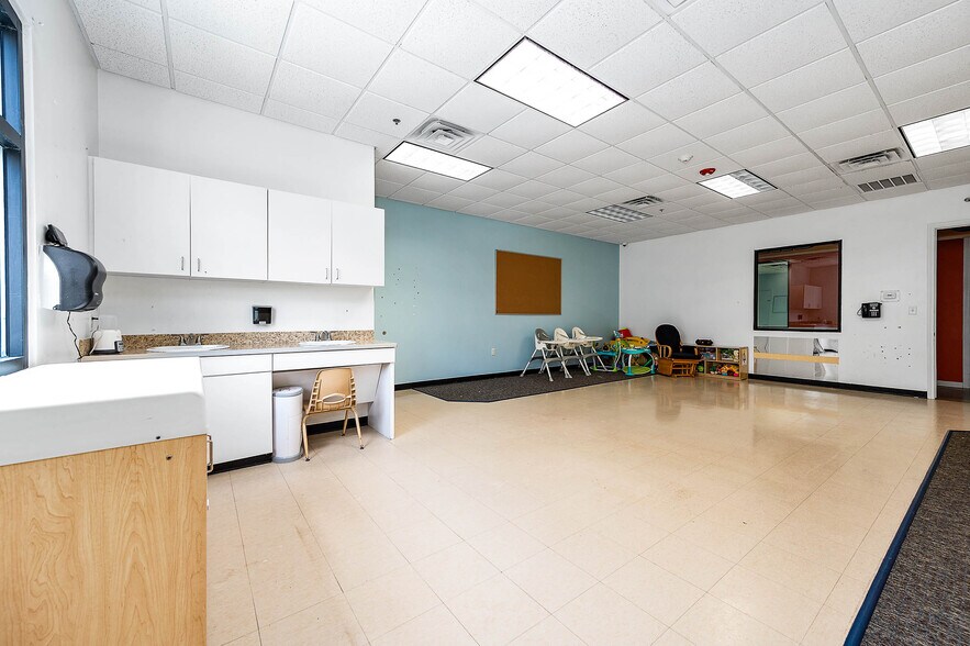 More Photos Of 12152 Shadow Creek Pky, Pearland Daycare Center For Lease