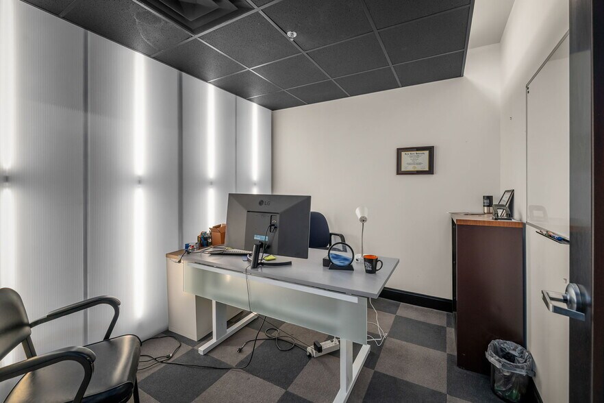 More Photos Of 3016 Locust St, Saint Louis Loft Creative Space For Lease