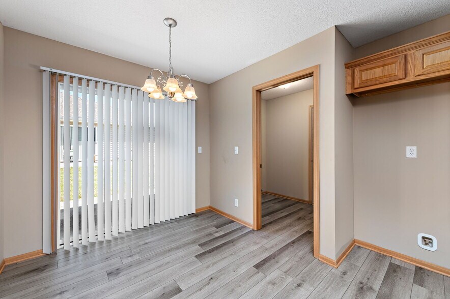 More Photos Of 4880-5015 Queen Ridge Ave, Kansas City Apartments For Sale