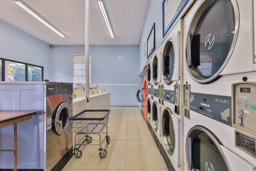 More Photos Of 551 Elm St, Martin Hotel For Sale