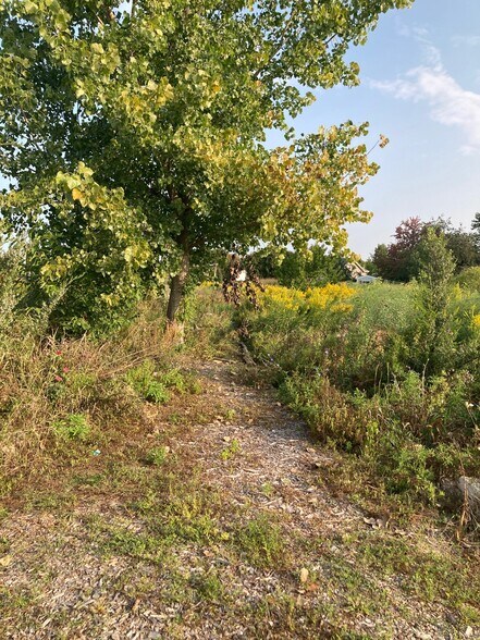 More Photos Of 2525 W Bethany Rd, Sycamore Office For Sale