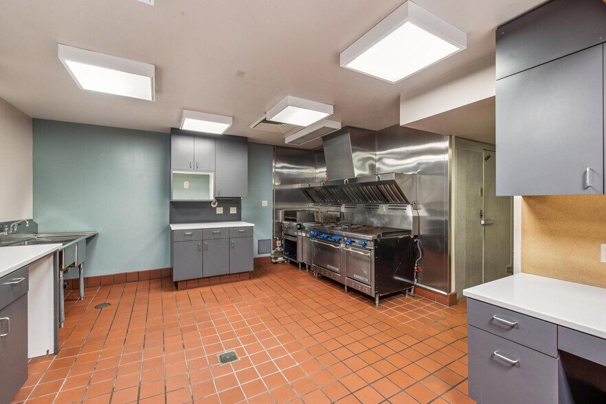 More Photos Of 465 Green St, San Francisco Storefront Retail Residential For Sale
