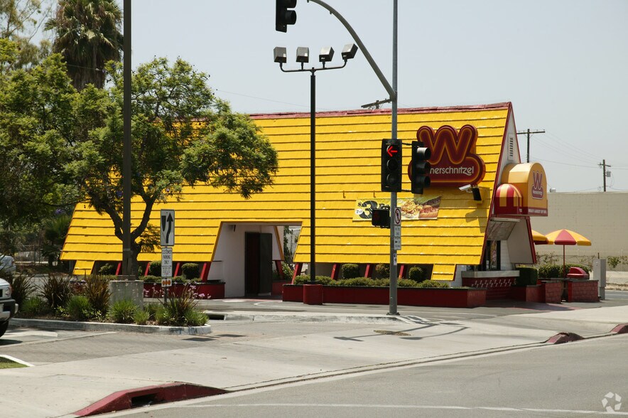 Primary Photo Of 12056 Carson St, Hawaiian Gardens Fast Food For Lease