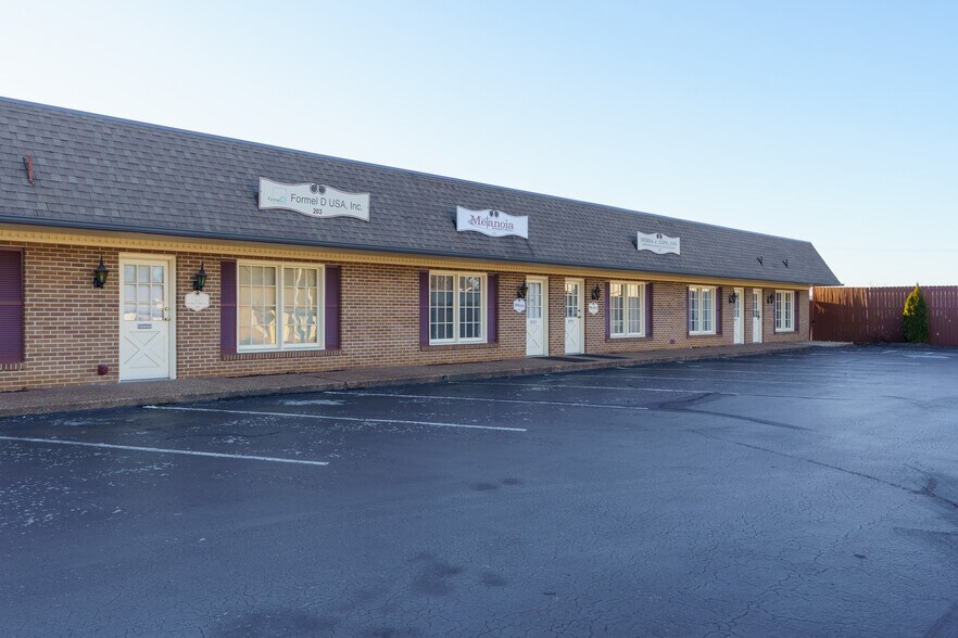 More Photos Of 5803-5805 Lee Hwy, Chattanooga Medical For Sale