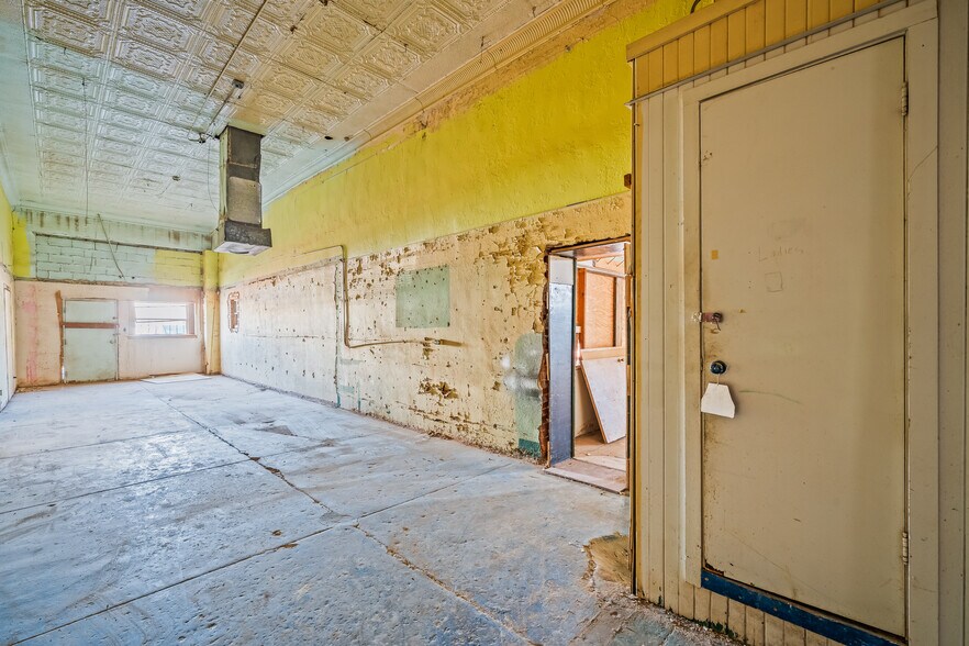 More Photos Of 1301 Buddy Holly Ave, Lubbock Warehouse For Sale