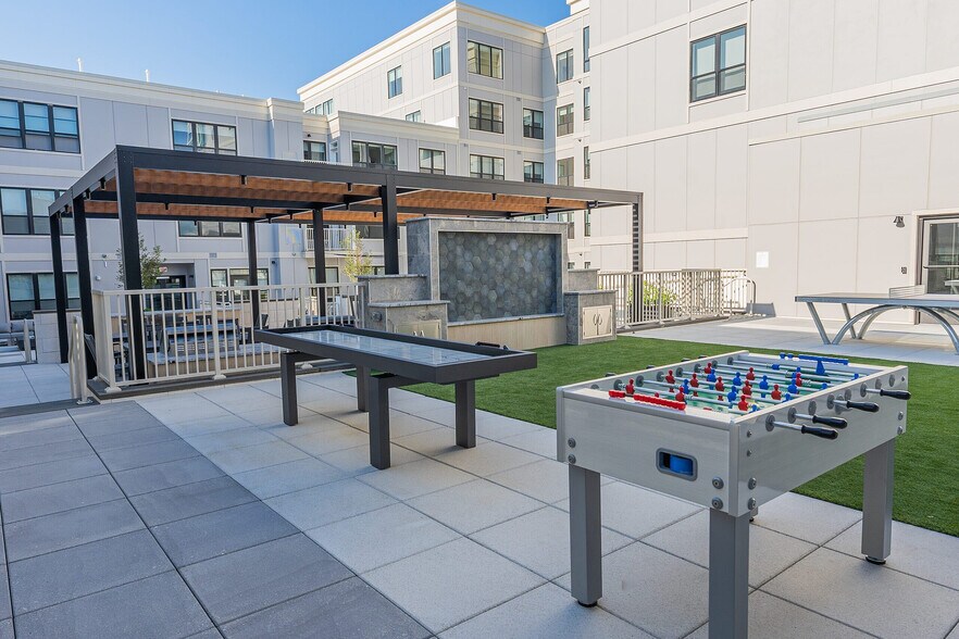 More Photos Of 620 Bloomfield Ave, Bloomfield Apartments For Lease
