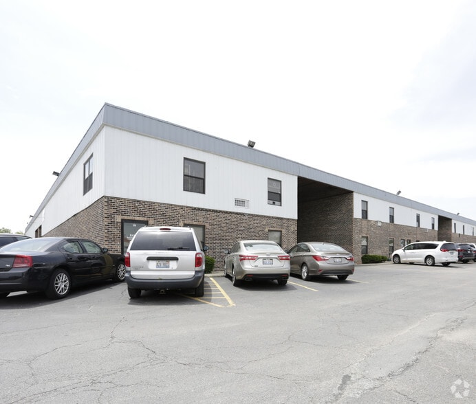 More Photos Of 516-554 N York Rd, Bensenville Warehouse For Lease