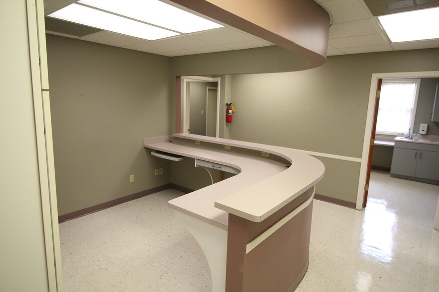 More Photos Of 2855 Northpark Ave, Huntington Medical For Lease