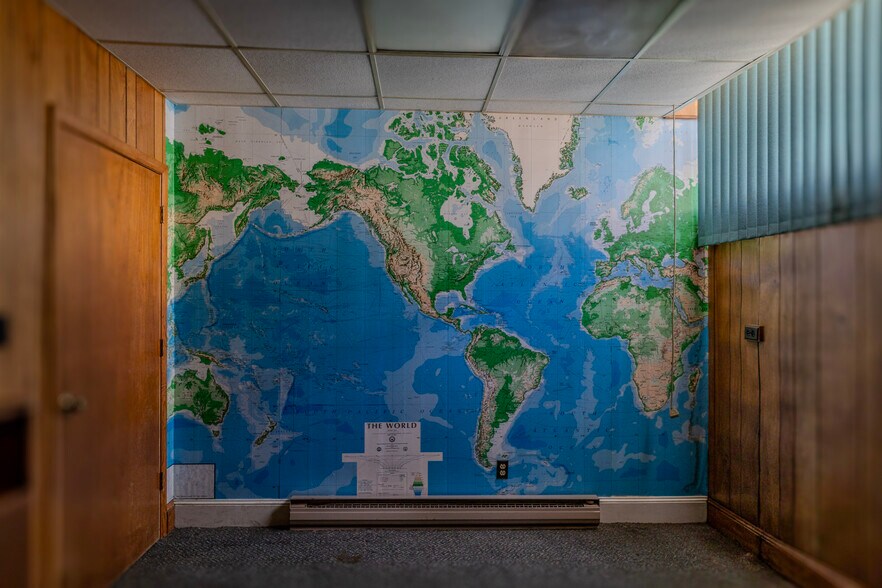 More Photos Of 710 N Walnut St, Fairmont General Retail For Sale