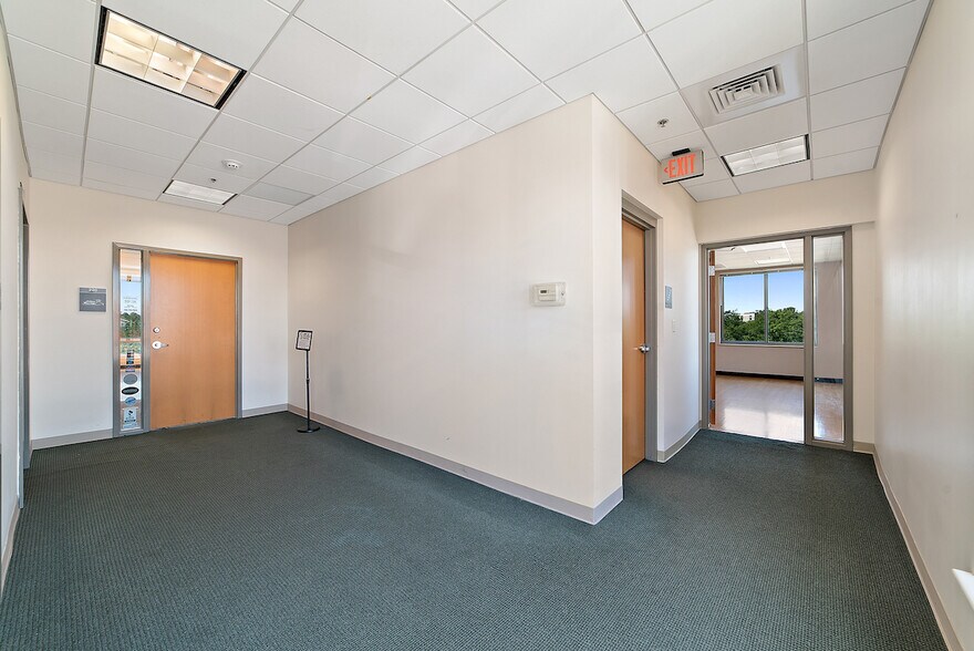 More Photos Of 44320 Premier Plaza, Ashburn Office For Sale