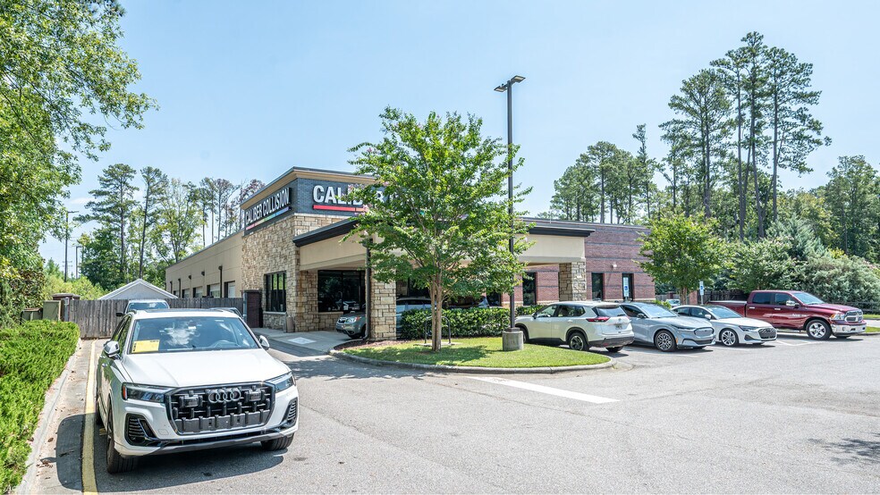 More Photos Of 1290 Pine Plaza Dr, Apex Auto Repair For Sale