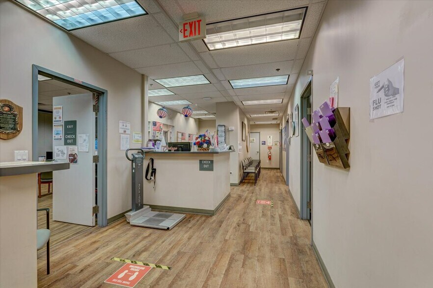 More Photos Of 2035 Mesquite Ave, Lake Havasu City Medical For Sale