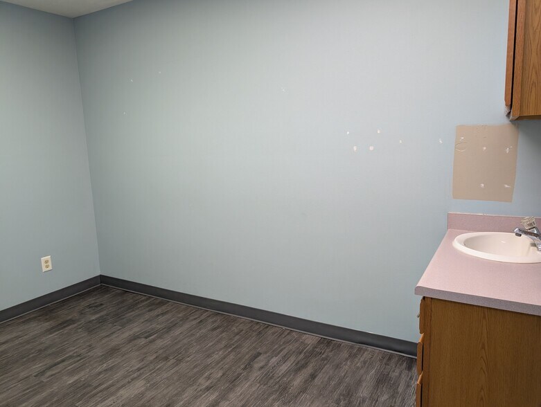 More Photos Of 550 N Main St, Logan Office For Lease