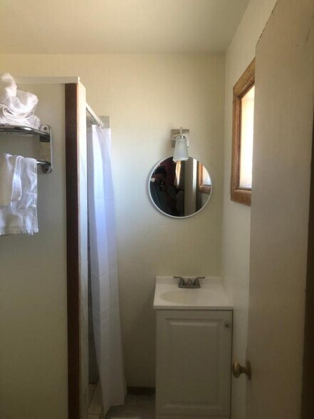 More Photos Of 415 E 11th St, Hugoton Hotel For Sale