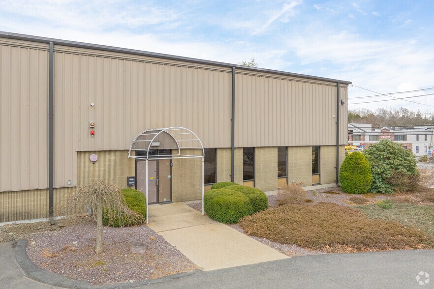 More Photos Of 1 Pequot Way, Canton Warehouse For Lease