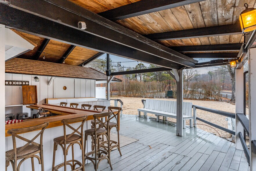 More Photos Of 412 Montauk Hwy, East Quogue Freestanding For Sale