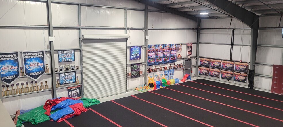 More Photos Of 8200 Cypress Plaza Dr, Jacksonville Health Club For Lease