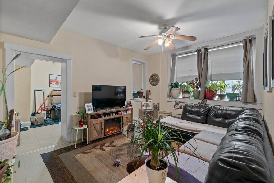 More Photos Of 2301 Maryland Ave, Baltimore Apartments For Sale