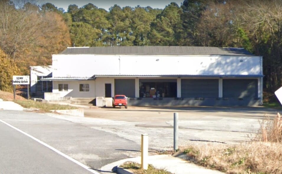 More Photos Of 1240 Oakleigh Dr, East Point Warehouse For Sale