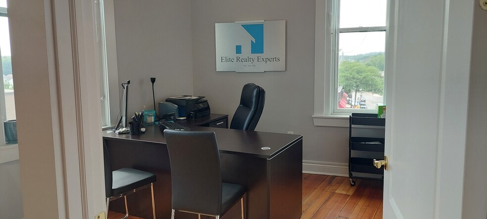 More Photos Of 5 Central Sq, Stoneham Medical For Lease