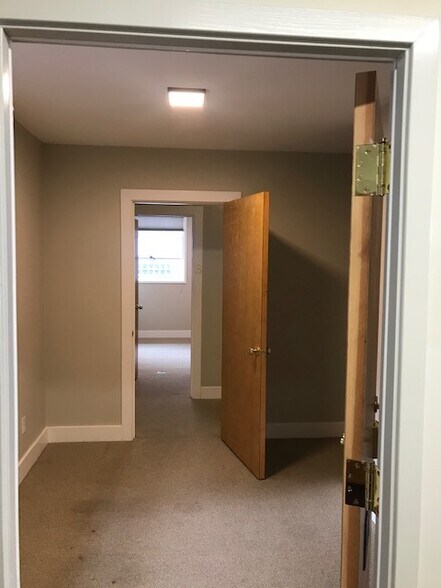 More Photos Of 2929 Summit St, Oakland Office For Lease